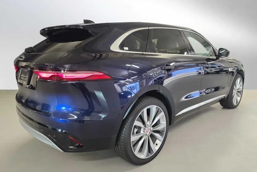 2023 Jaguar F-PACE P250 S photo 1