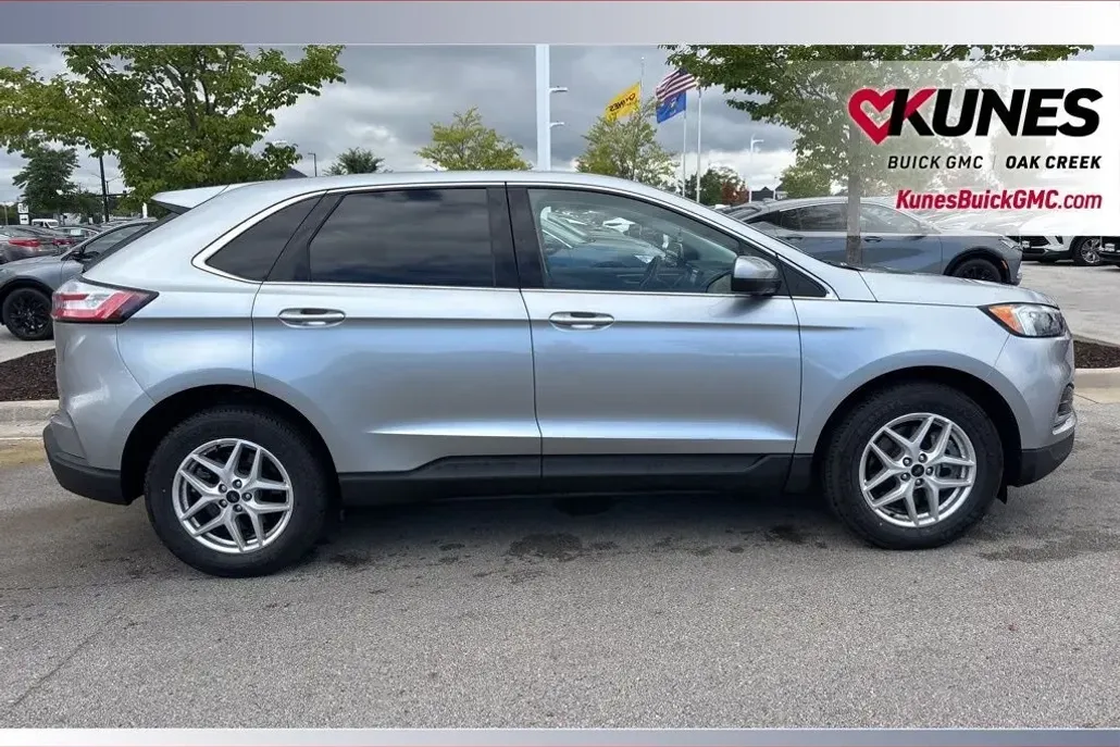 2023 Ford Edge SEL photo 1