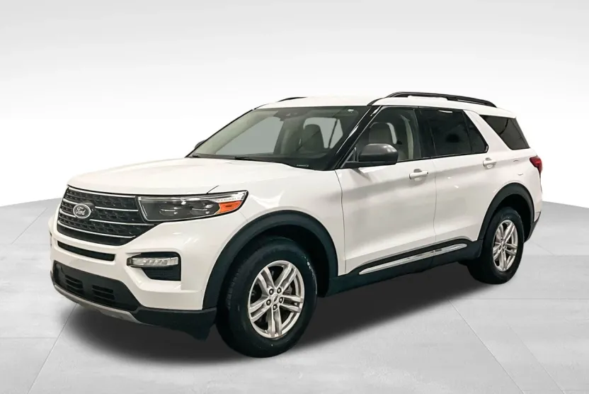 2023 Ford Explorer XLT Sport photo 1