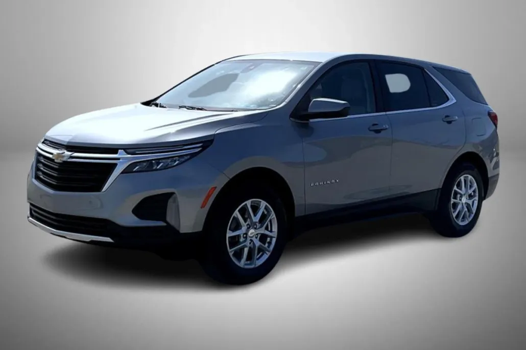 2024 Chevrolet Equinox LT photo 1