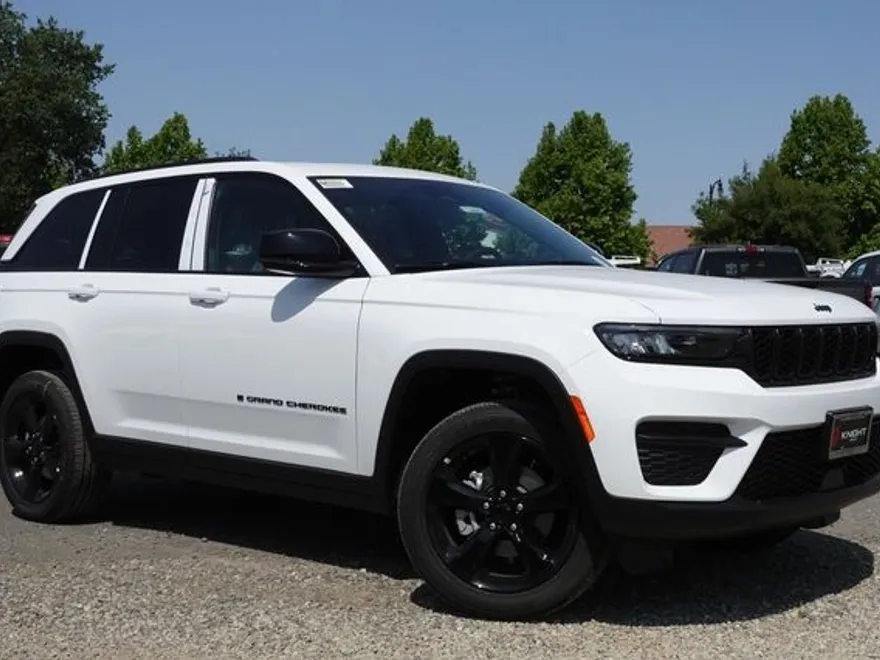 2025 Jeep Grand Cherokee Altitude X photo 1