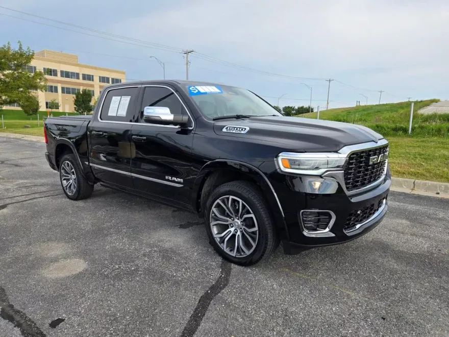 2025 Ram 1500 photo 1