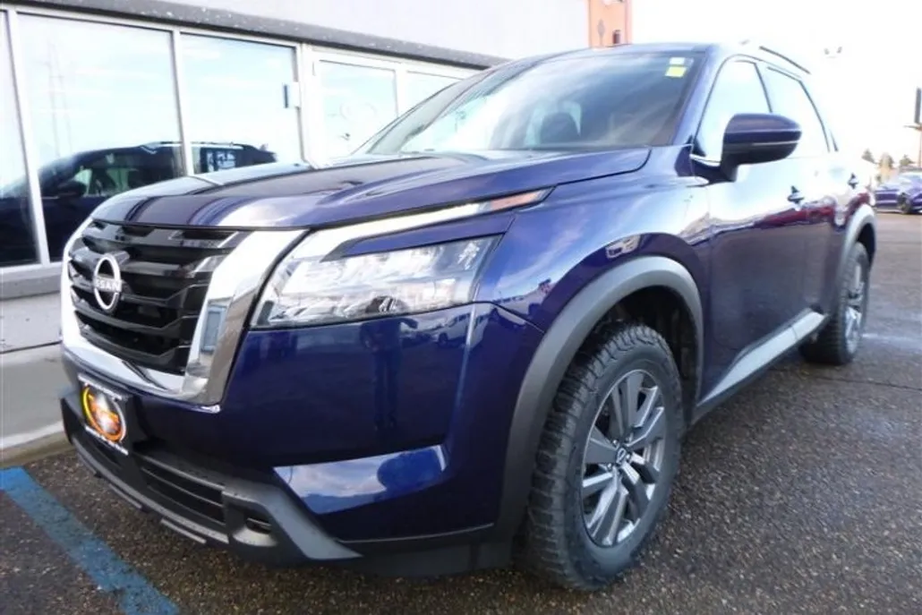 2024 Nissan Pathfinder SV photo 1