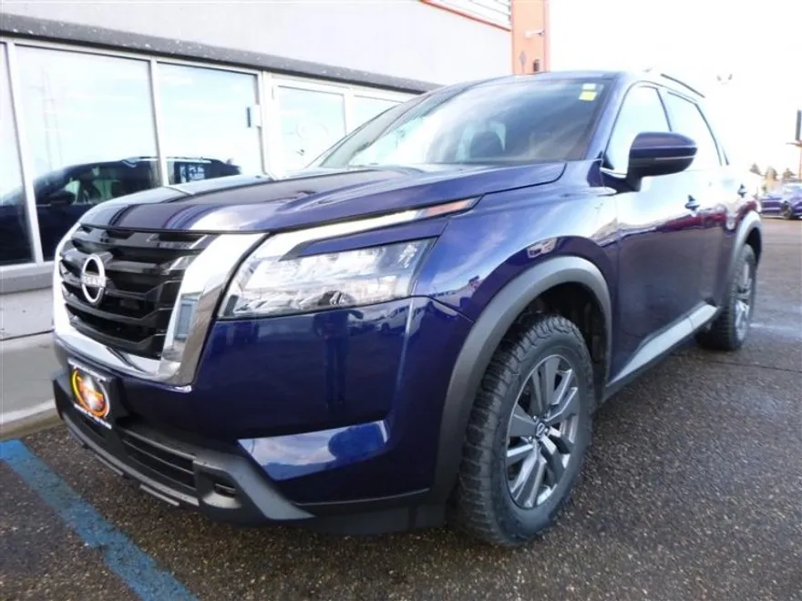 2024 Nissan Pathfinder SV photo 1