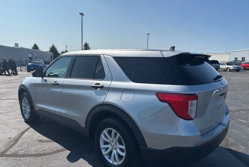 2021 Ford Explorer Base photo 1