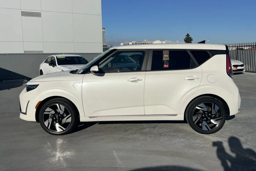 2023 Kia Soul GT-Line photo 1