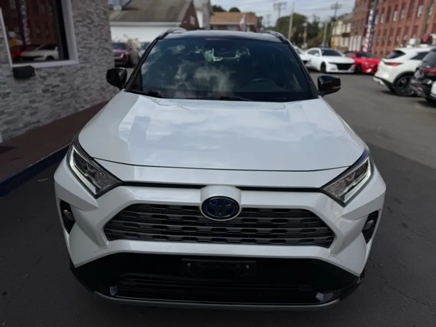 2019 Toyota RAV4 Hybrid XSE photo 1