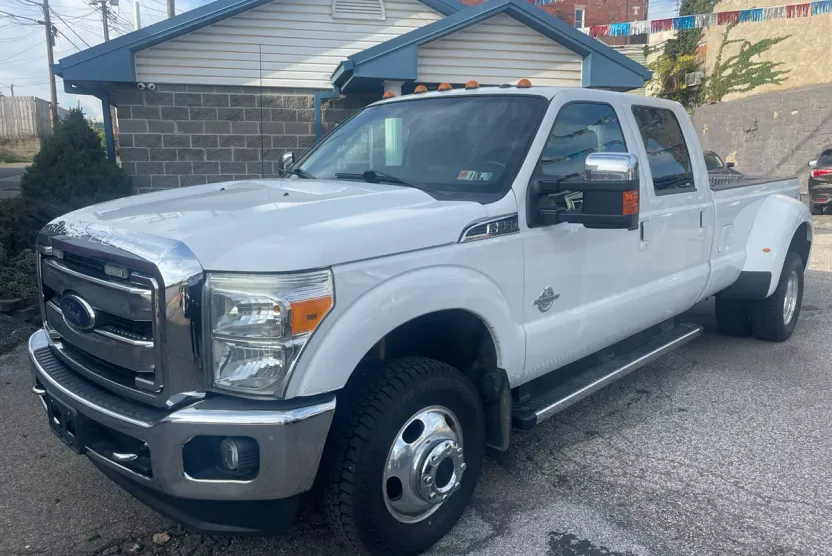 2016 Ford F-350 Lariat photo 1