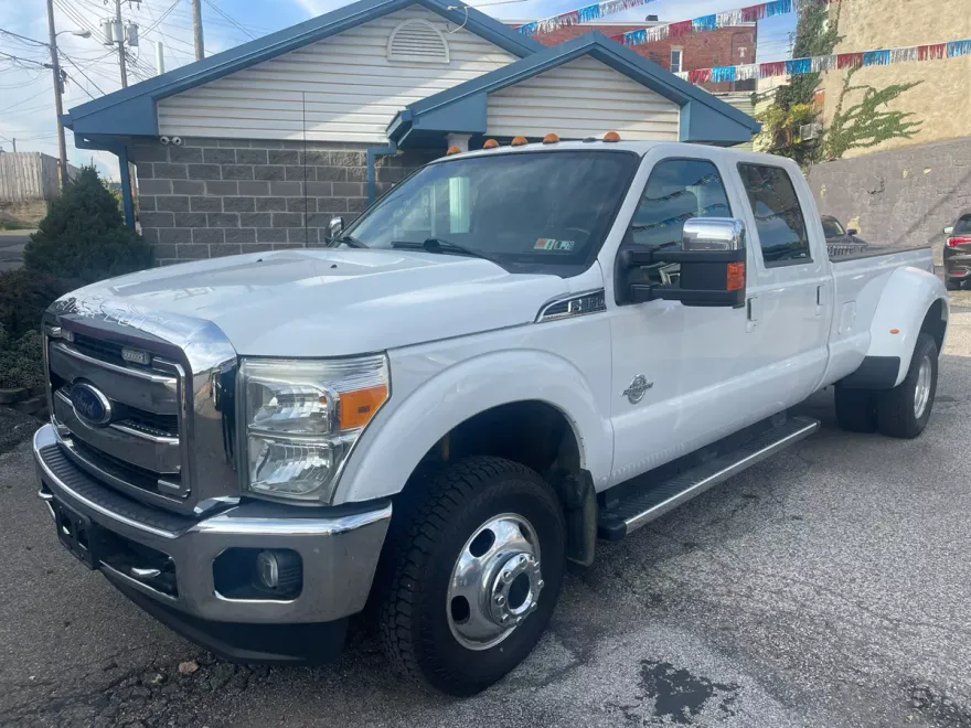 2016 Ford F-350 Lariat photo 1