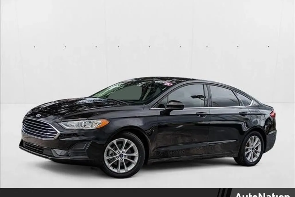 2020 Ford Fusion SE photo 1