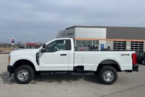 2025 Ford F-250 photo 2
