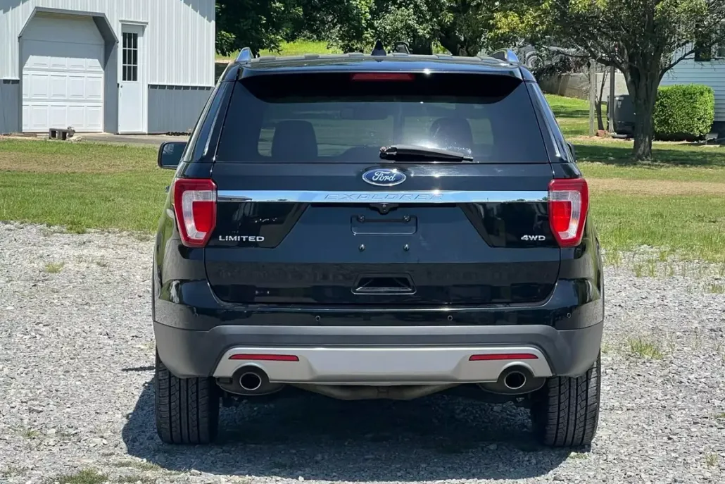 2016 Ford Explorer Limited Sport photo 1
