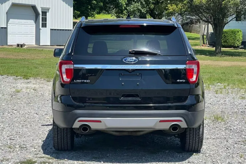 2016 Ford Explorer Limited Sport photo 1