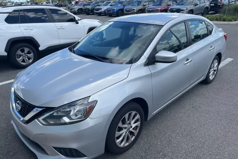 2019 Nissan Sentra SV photo 1