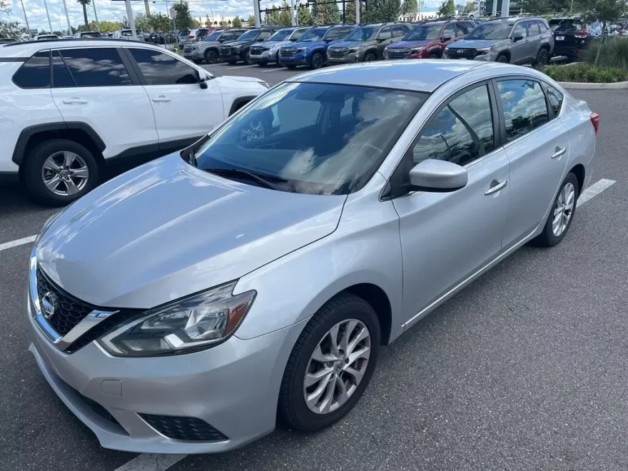 2019 Nissan Sentra SV photo 1