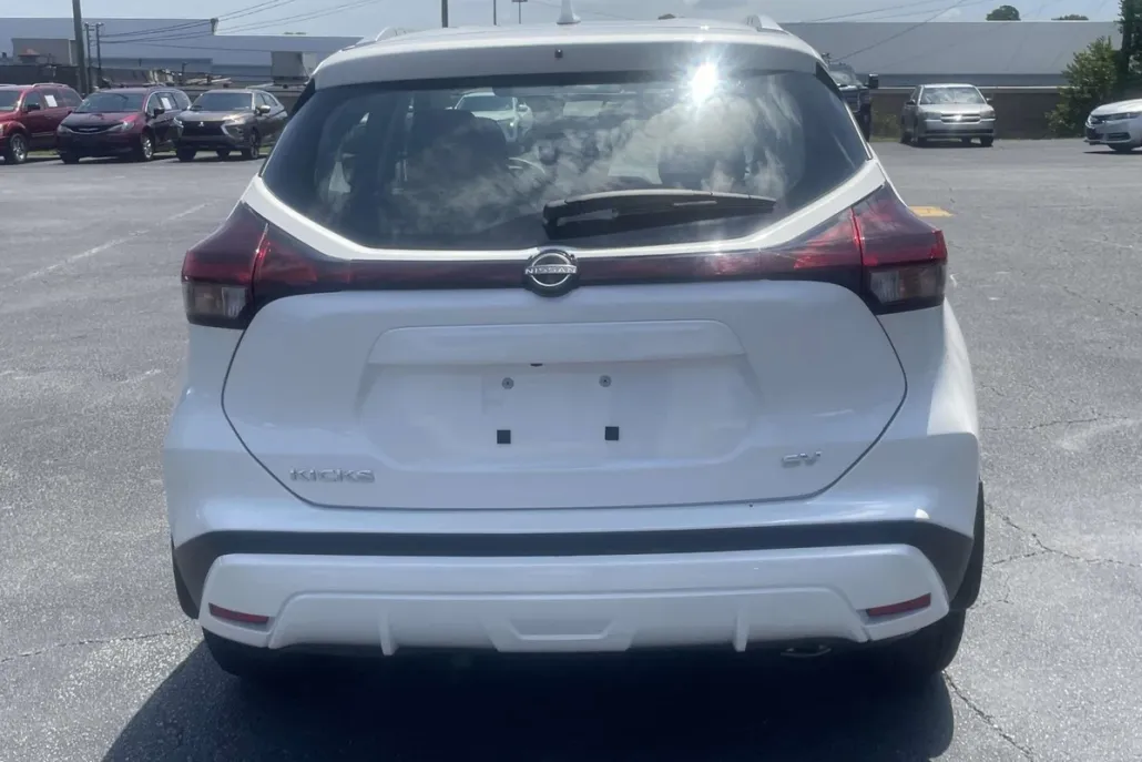2024 Nissan Kicks SV photo 1