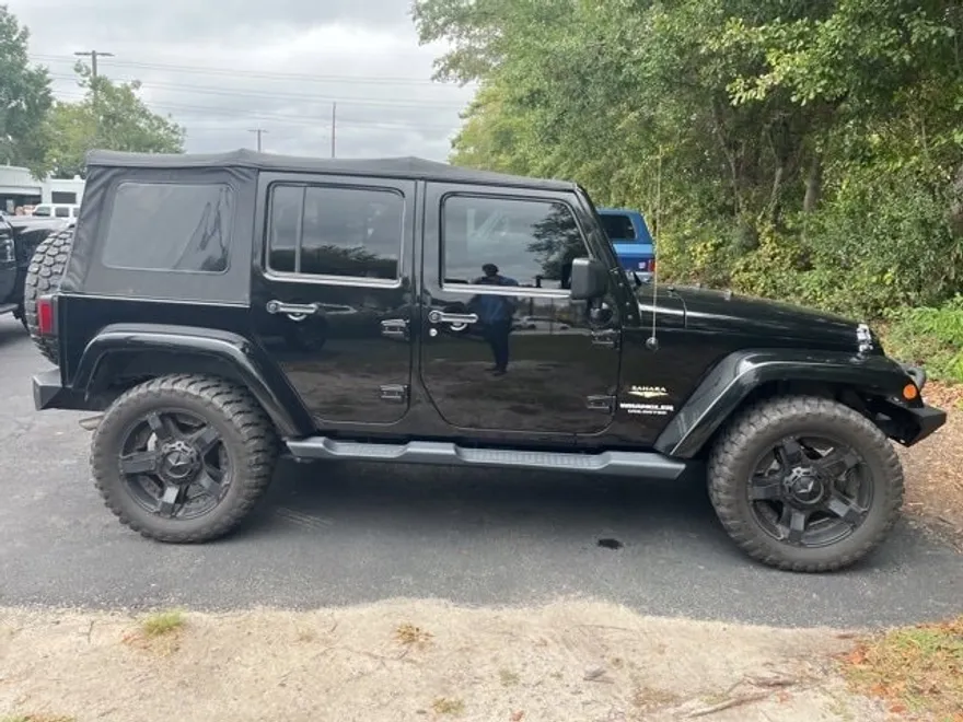 2012 Jeep Wrangler Unlimited Sahara photo 1