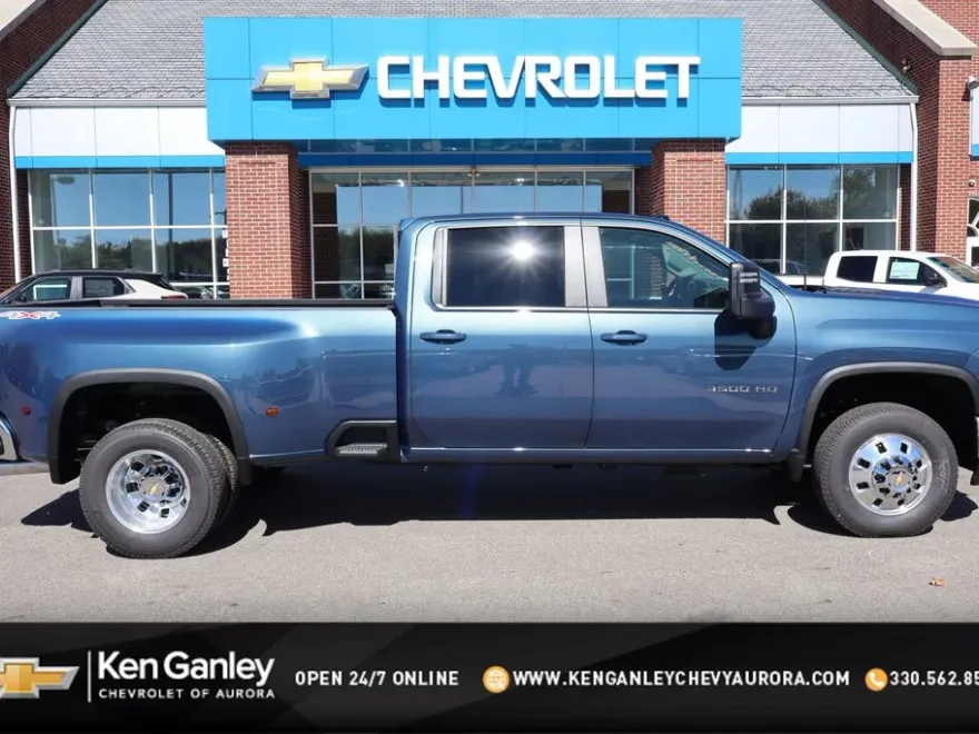 2026 Chevrolet Silverado LT photo 1