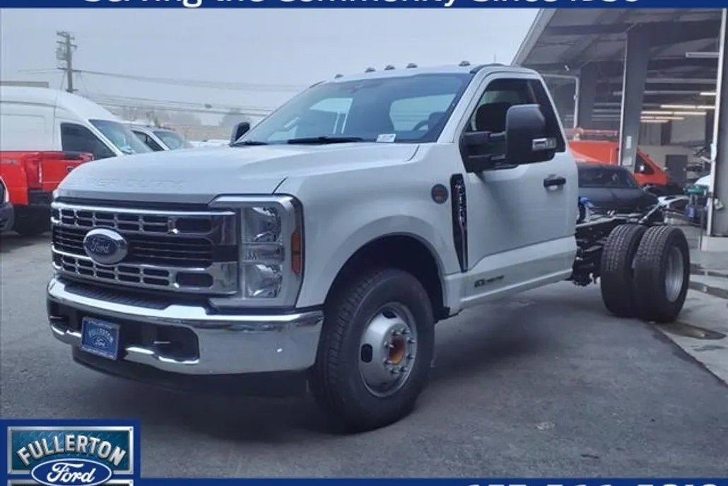 2024 Ford F-350 XLT photo 1