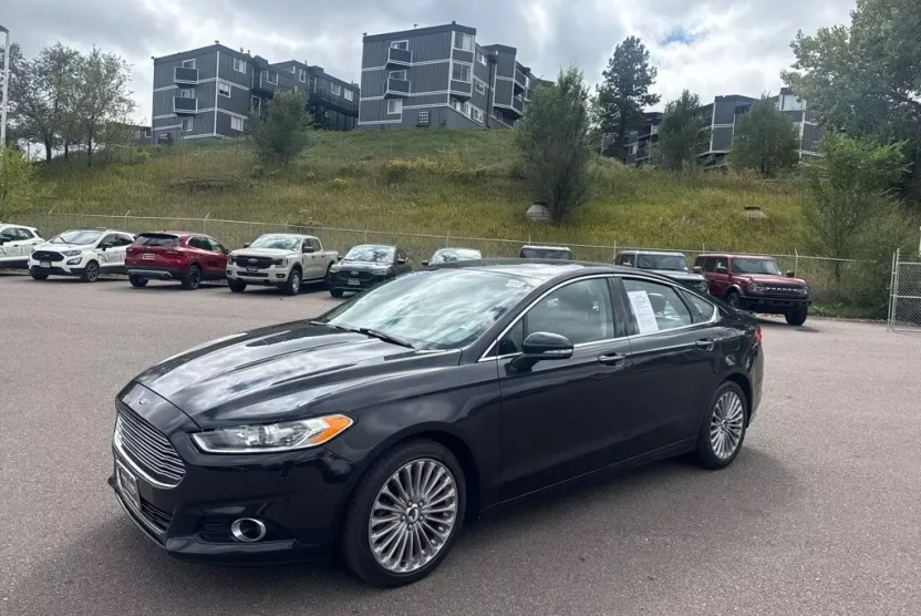 2015 Ford Fusion Titanium photo 1