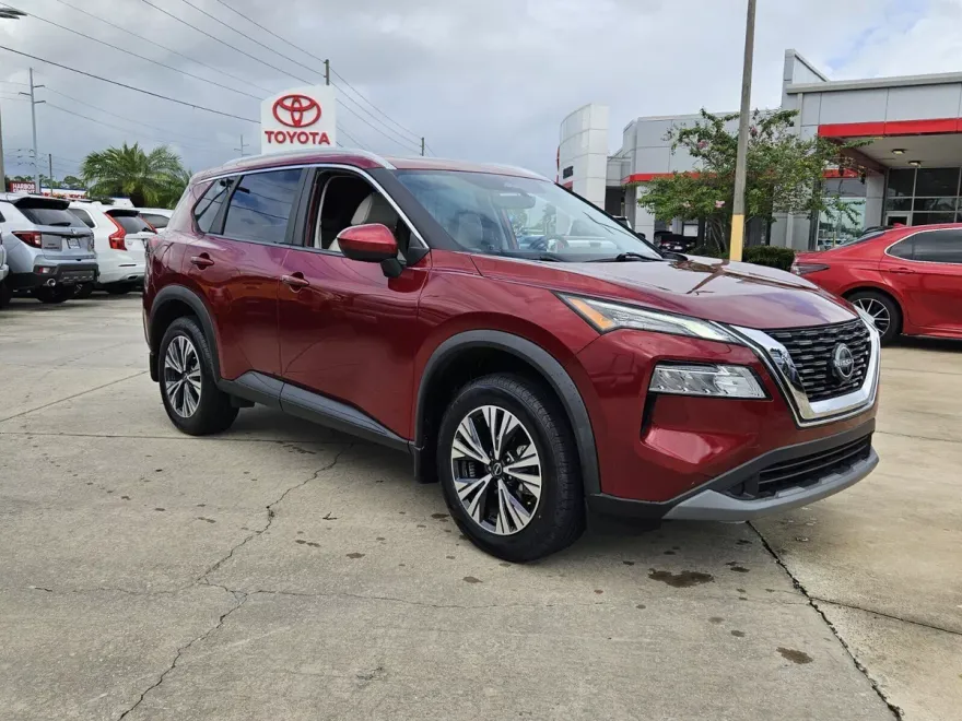 2023 Nissan Rogue SV photo 1