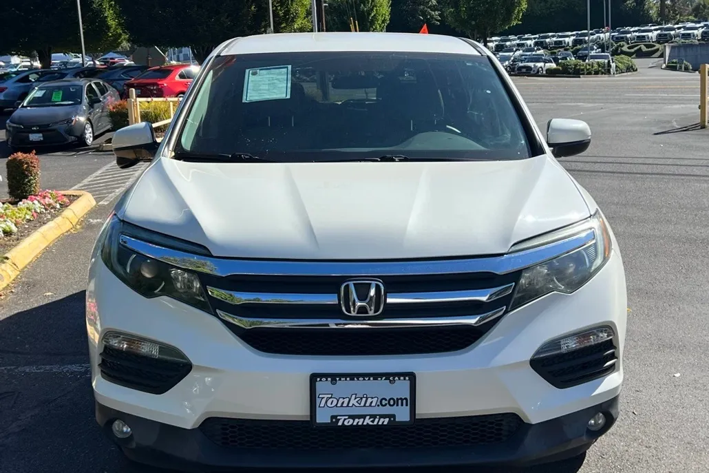 2017 Honda Pilot EX photo 1