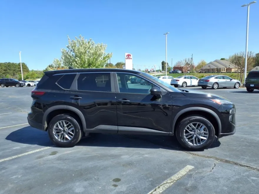 2024 Nissan Rogue S photo 1