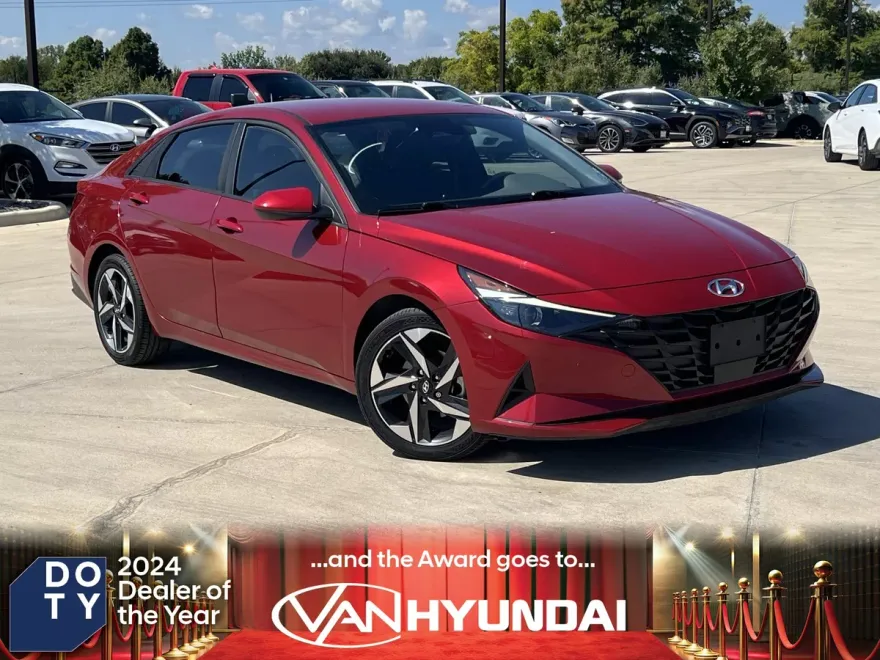 2023 Hyundai Elantra SEL photo 1