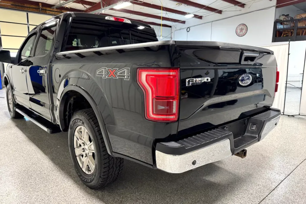 2016 Ford F-150 Lariat photo 1