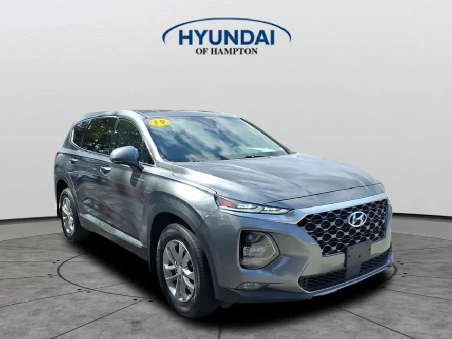 2019 Hyundai Santa Fe SEL photo 1