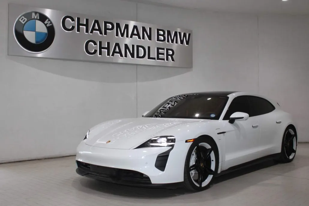 2022 Porsche Taycan GTS Sport Turismo photo 1