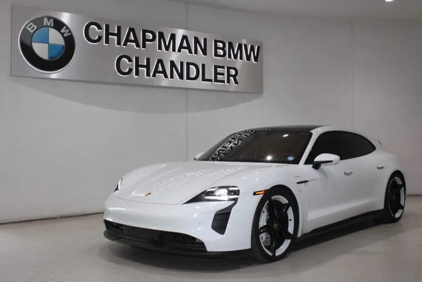 2022 Porsche Taycan GTS Sport Turismo photo 1