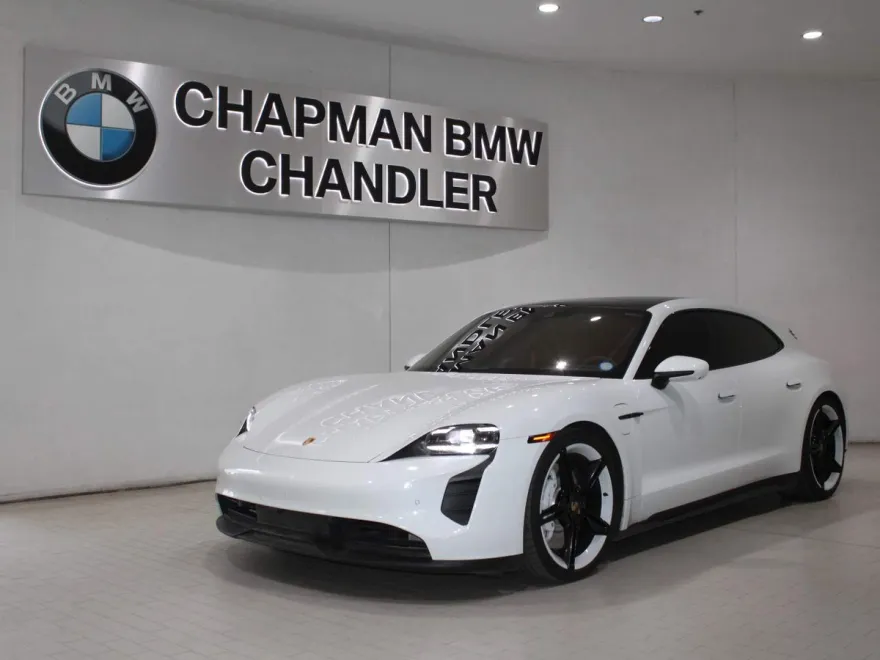 2022 Porsche Taycan GTS Sport Turismo photo 1