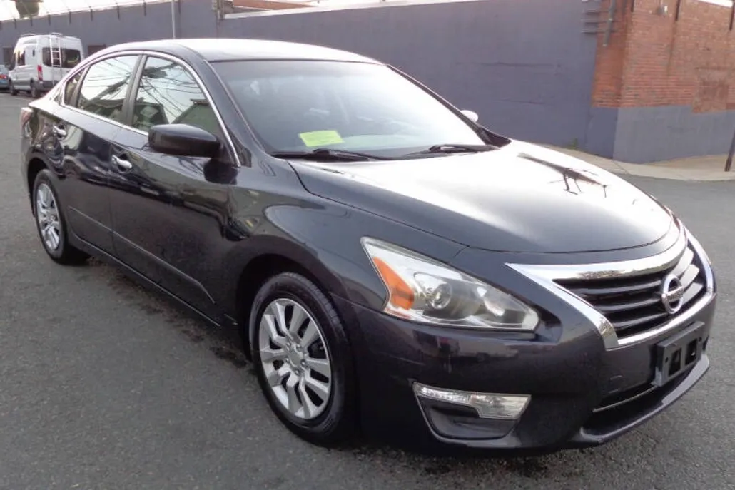 2015 Nissan Altima 2.5 S photo 1