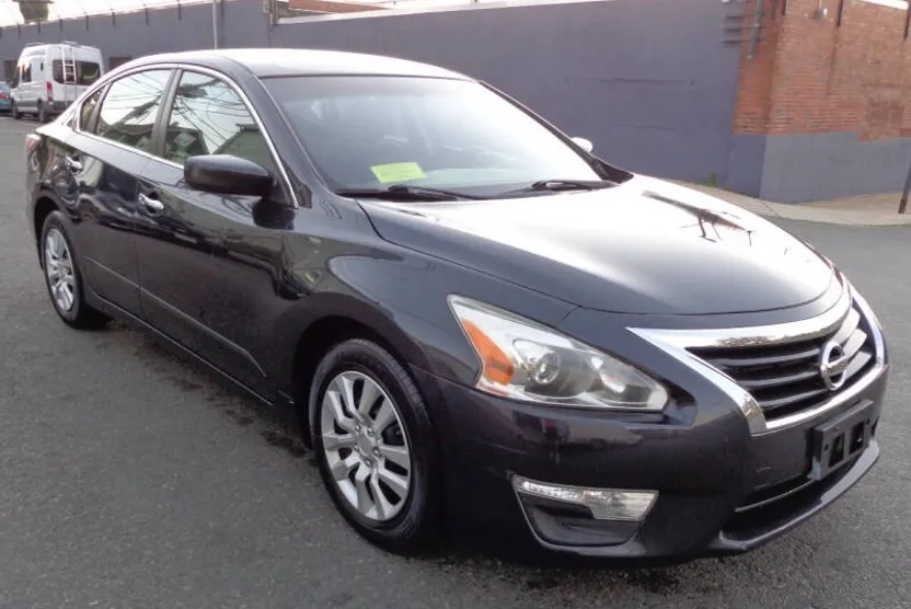 2015 Nissan Altima 2.5 S photo 1
