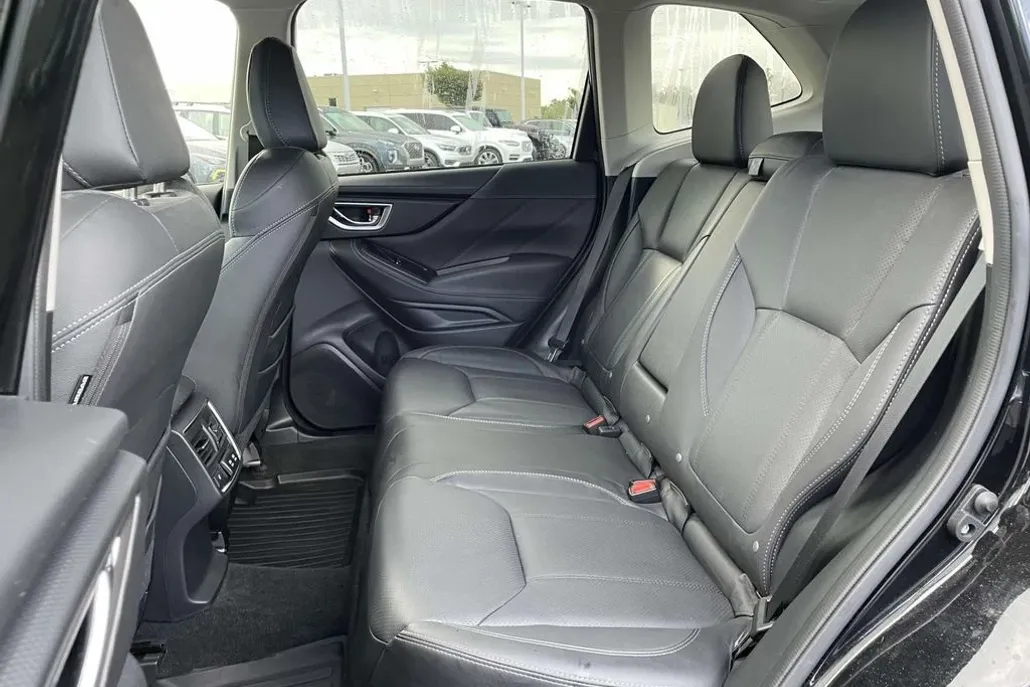 2024 Subaru Forester Touring photo 1