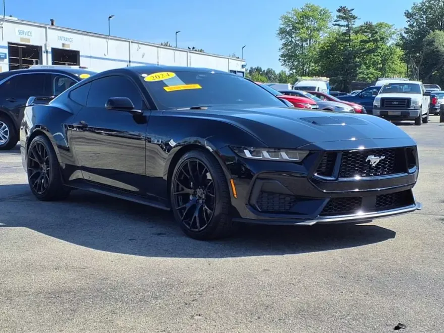 2024 Ford Mustang GT photo 1