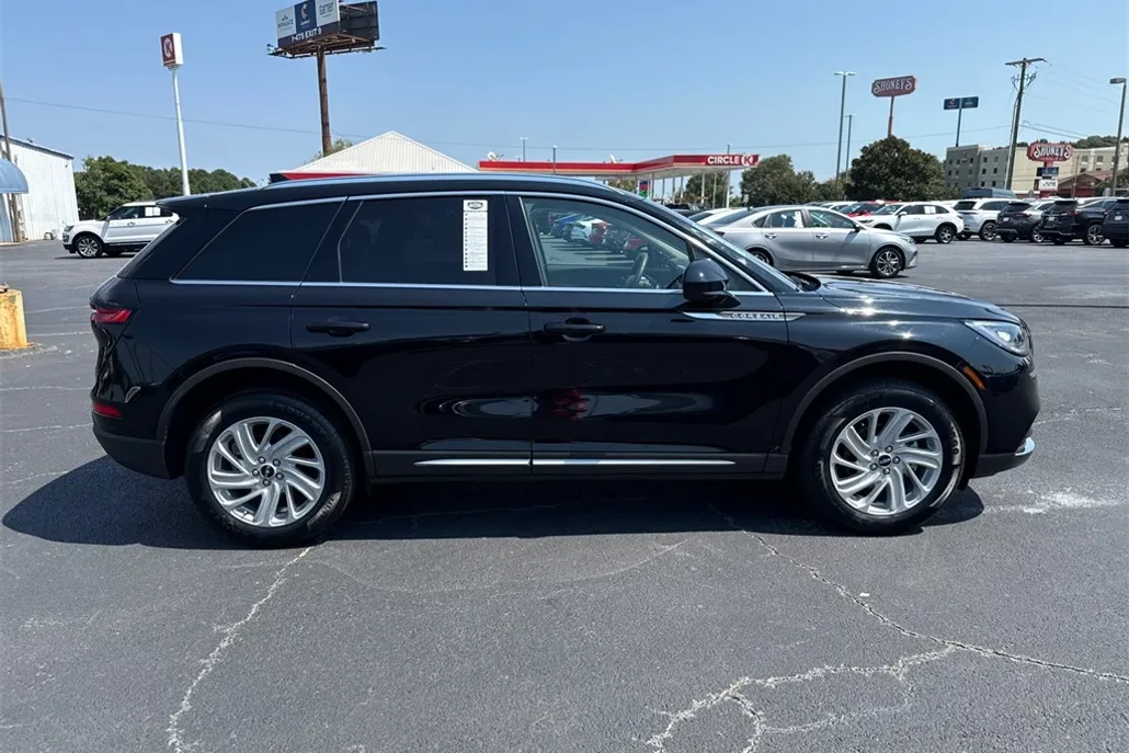 2022 Lincoln Corsair Standard photo 1