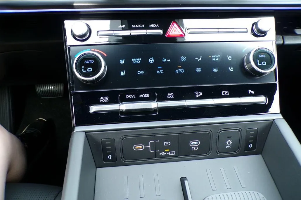 2025 Hyundai Sonata SEL photo 1