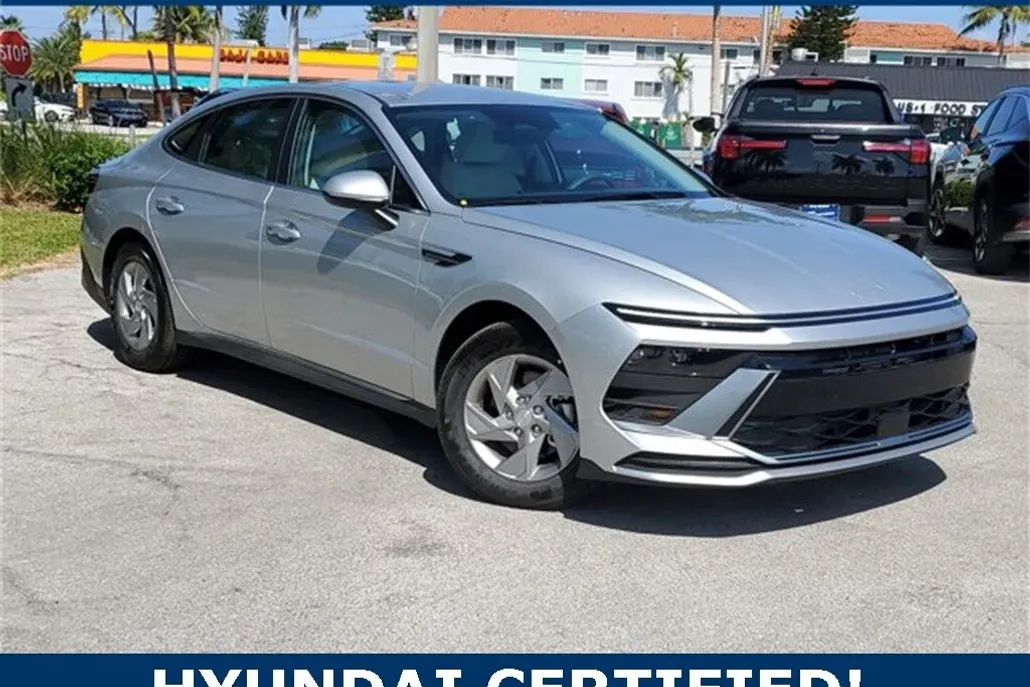 2025 Hyundai Sonata SE photo 1