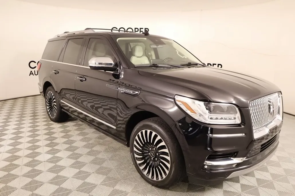 2021 Lincoln Navigator Black Label photo 1