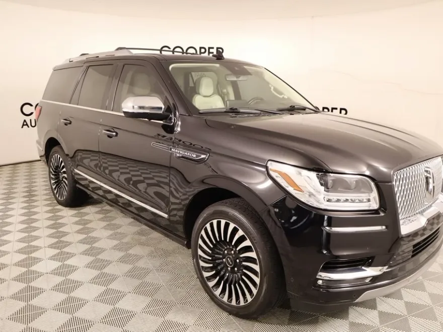 2021 Lincoln Navigator Black Label photo 1