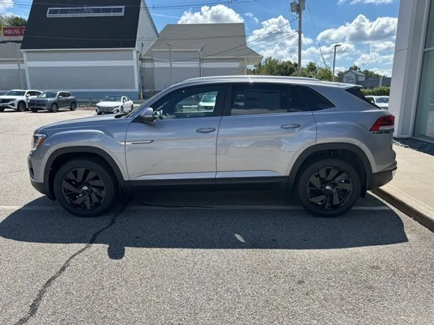 2026 Volkswagen Atlas Cross Sport SE photo 1