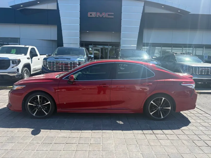 2020 Toyota Camry XSE photo 1