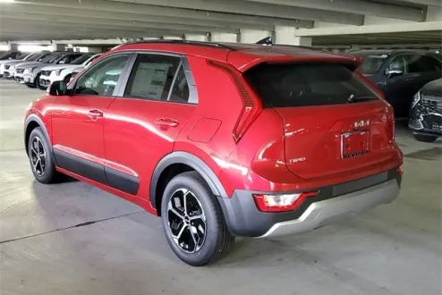2025 Kia Niro EX photo 3