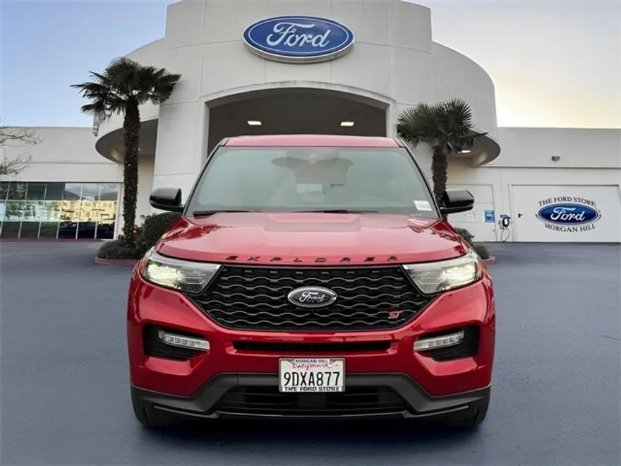 2022 Ford Explorer ST photo 1
