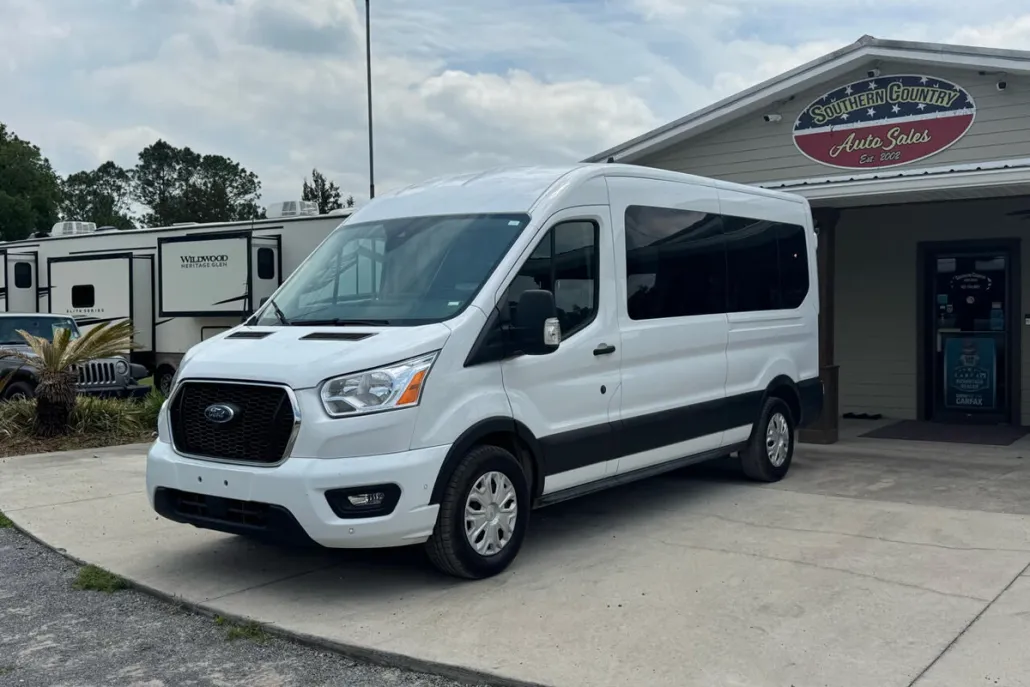 2022 Ford Transit Passenger XLT photo 1