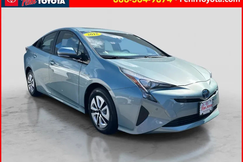 2018 Toyota Prius Four photo 1