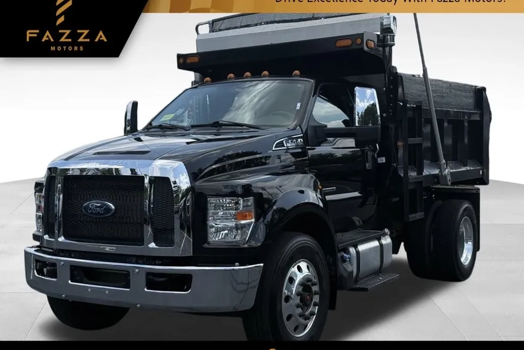 2021 Ford F-750 Base photo 1