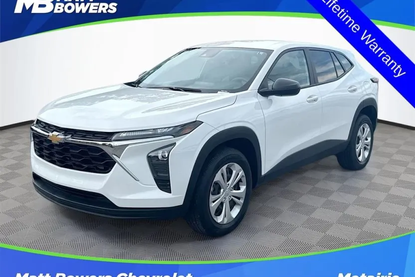 2025 Chevrolet Trax LS photo 1